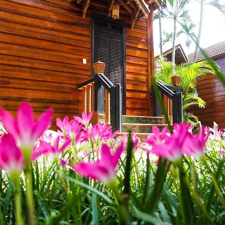 Pho Hoi Riverside Resort Hoi An Exterior photo